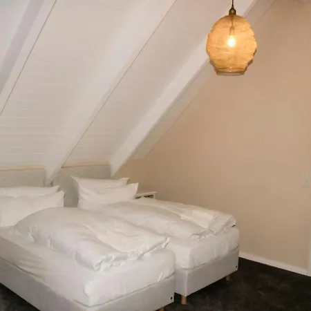 Libelle - Feriendomizil Fuer 14 Pers - Haupt- Und Nebenhaus 朗克维茨